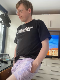 Photo by Hottiebb95 studio with the username @hottiebb95, who is a star user,  August 31, 2024 at 1:14 PM and the text says 'Hi everybody, I am on chaturbate come and see me and we can have some good fun [Chaturbate](Chaturbate) #chaturbate 

https://m.chaturbate.com/hottiebb95/'