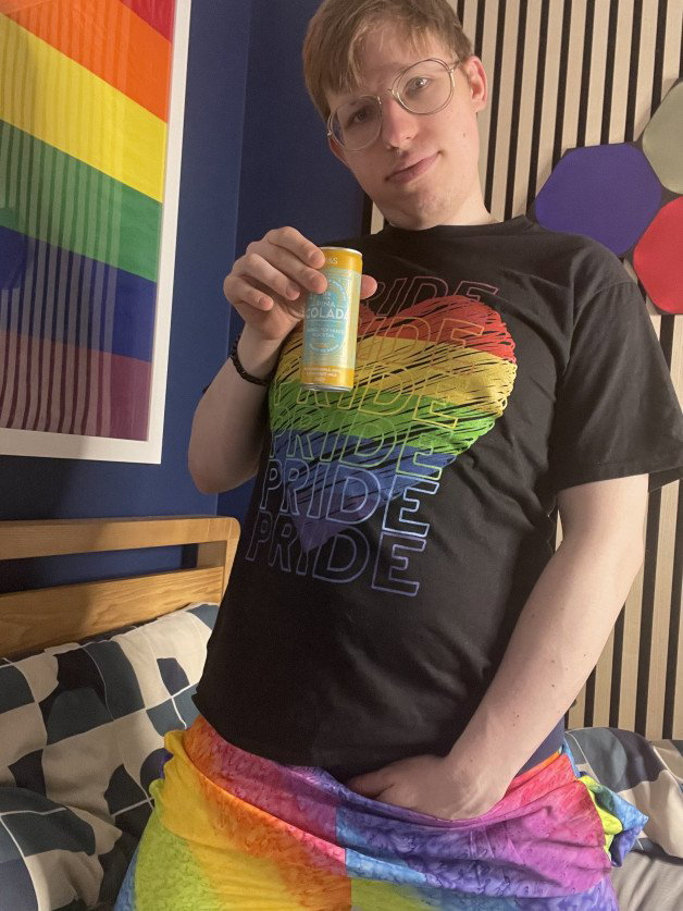 Photo by Hottiebb95 studio with the username @hottiebb95, who is a star user,  June 4, 2024 at 12:40 AM and the text says 'Hi everybody, I am on chaturbate  celebrating pride come and see me have some drinks  and be proud  Live on chaturbate with me 

#ChaturbatePrideMonth [Chaturbate](Chaturbate)  

https://m.chaturbate.com/hottiebb95/'