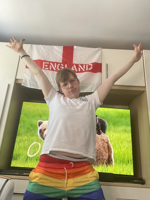 Photo by Hottiebb95 studio with the username @hottiebb95, who is a star user,  June 26, 2024 at 12:16 PM and the text says 'Celebrating England top of the table in the Euros  2024 on chaturbate 

@Chaturbate #Euros2024 

https://m.chaturbate.com/hottiebb95/'