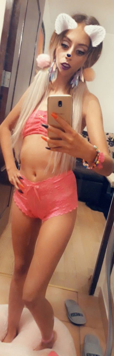 Photo by CandieCross with the username @CandieCross, who is a star user,  September 27, 2018 at 1:20 PM. The post is about the topic Teen and the text says 'ALLWAYS pink for a babydoll! ??? # sexy #young #blonde #sexy #kiss'