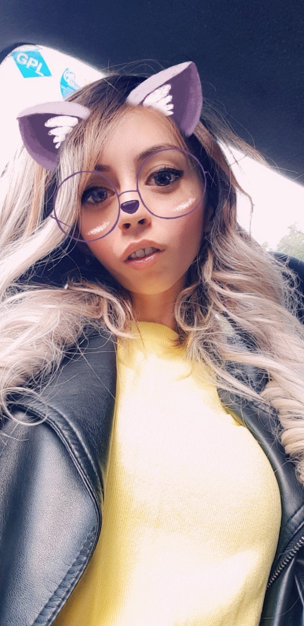 Photo by CandieCross with the username @CandieCross, who is a star user,  October 9, 2018 at 10:17 AM. The post is about the topic Teen and the text says 'Hello my sweet guys ! #yellow #sexy #curly #hot #blonde #pov #kiss #teen'