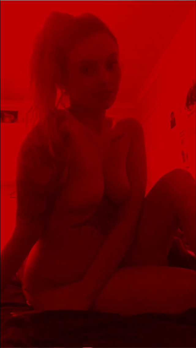 Album by AbbsolutelyKinky with the username @kinkandkiss,  May 31, 2019 at 5:02 PM. The post is about the topic Amateur