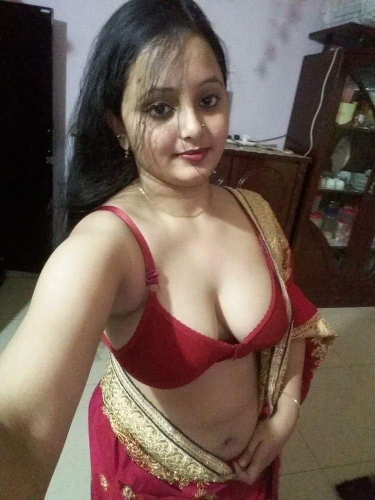 Photo by ROSHANN with the username @ROSHANN,  February 13, 2020 at 6:09 PM. The post is about the topic INDIAN HOTTIES