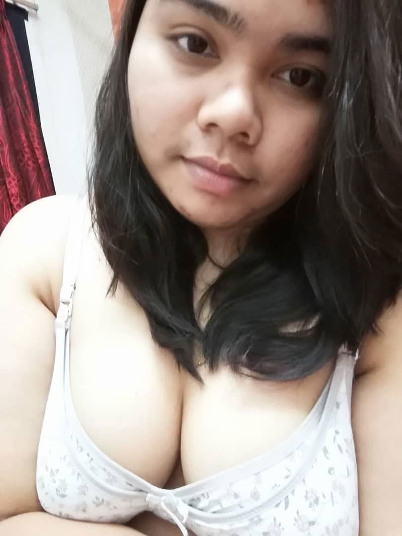 Album by Batangbesar with the username @Batangbesar,  June 20, 2019 at 5:24 AM. The post is about the topic MILF and the text says 'Melayu isteri gersang BDSM gangbang.
Amira milf banting tetek besar milf kuat sex
Main sampai terpancut air puki.
Malay hardcore bdsm milf'