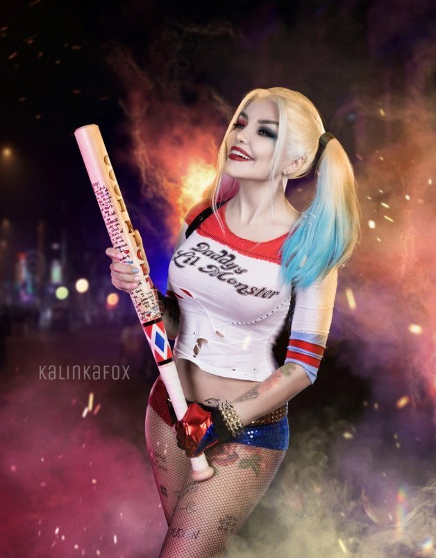 Photo by KarinaClarketv with the username @KarinaClarketv,  November 28, 2022 at 10:28 PM. The post is about the topic Fancy dress and sexy costumes and the text says '#KalinkaFox #HarleyQuinn #cosplay'