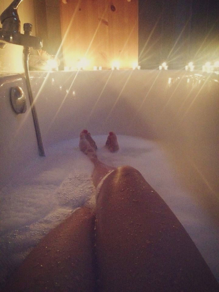 Photo by MissKittyEyes with the username @MissKittyEyes,  July 13, 2019 at 4:28 AM. The post is about the topic Amateurs and the text says 'Relaxing before bed  😏😼
#sexy #bath #legs #bathtime #relax #me'