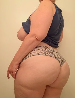 Photo by JessBBW with the username @JessBBW, who is a verified user,  July 15, 2020 at 11:19 AM. The post is about the topic Sexy BBWs and the text says 'Just rolled outta bed.  Happy Wednesday everyone!'