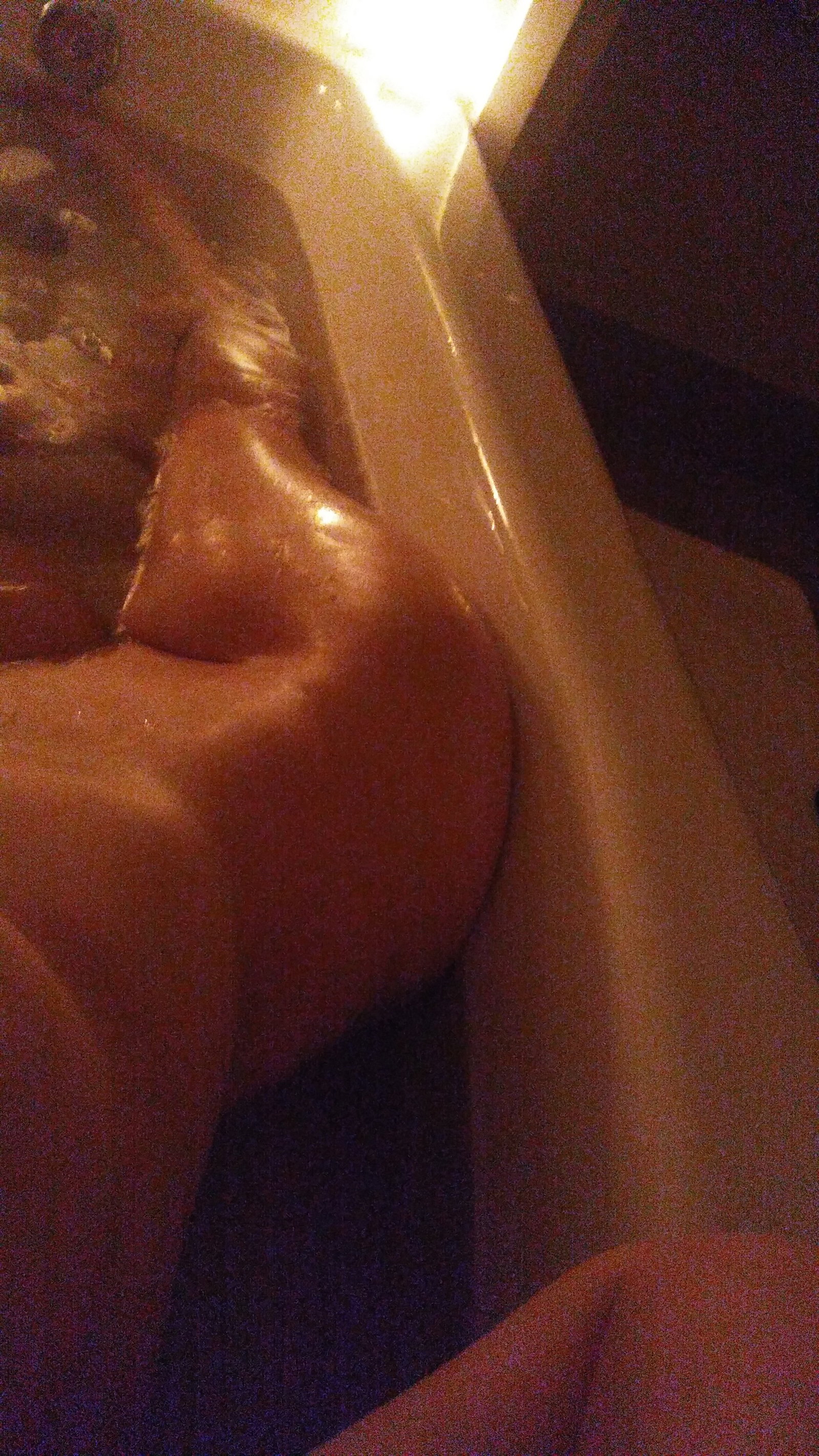 Photo by Foolishlittlegurl with the username @Foolishlittlegurl,  September 26, 2019 at 3:08 AM. The post is about the topic Babygirl and the text says 'My hips don't lie!!! #me #wet #mdma #molly #hips #bath #babygirl'