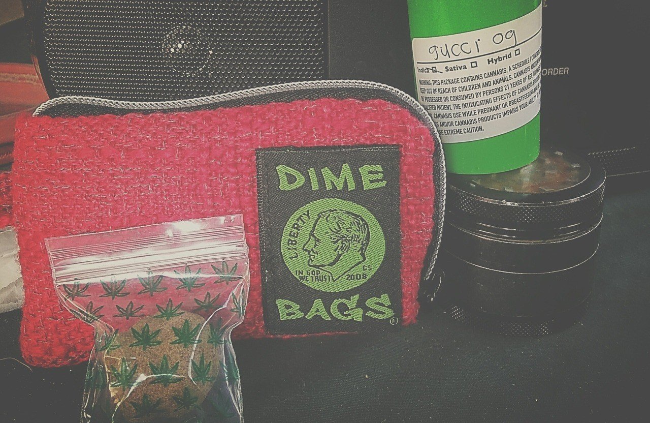 Photo by Foolishlittlegurl with the username @Foolishlittlegurl,  August 5, 2019 at 7:43 AM. The post is about the topic LittleBit and the text says 'Dime bags, Gucci OG & candy crush??? #420 #gucciog #candycrush #weed'