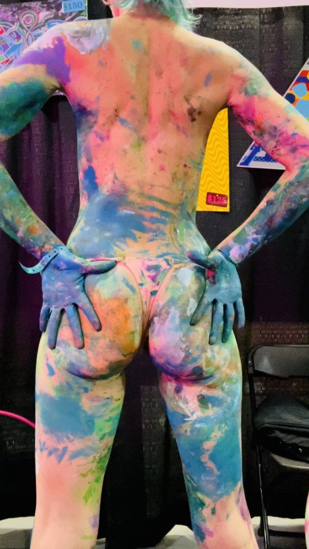 Photo by PolyAnnieStudios with the username @PolyAnnieStudios, who is a star user,  October 25, 2022 at 10:18 PM. The post is about the topic Bodypainting and the text says 'Exxxotica NJ 2022 was a blast! i painted on stage all 3 days. Much horny creating happened ???'