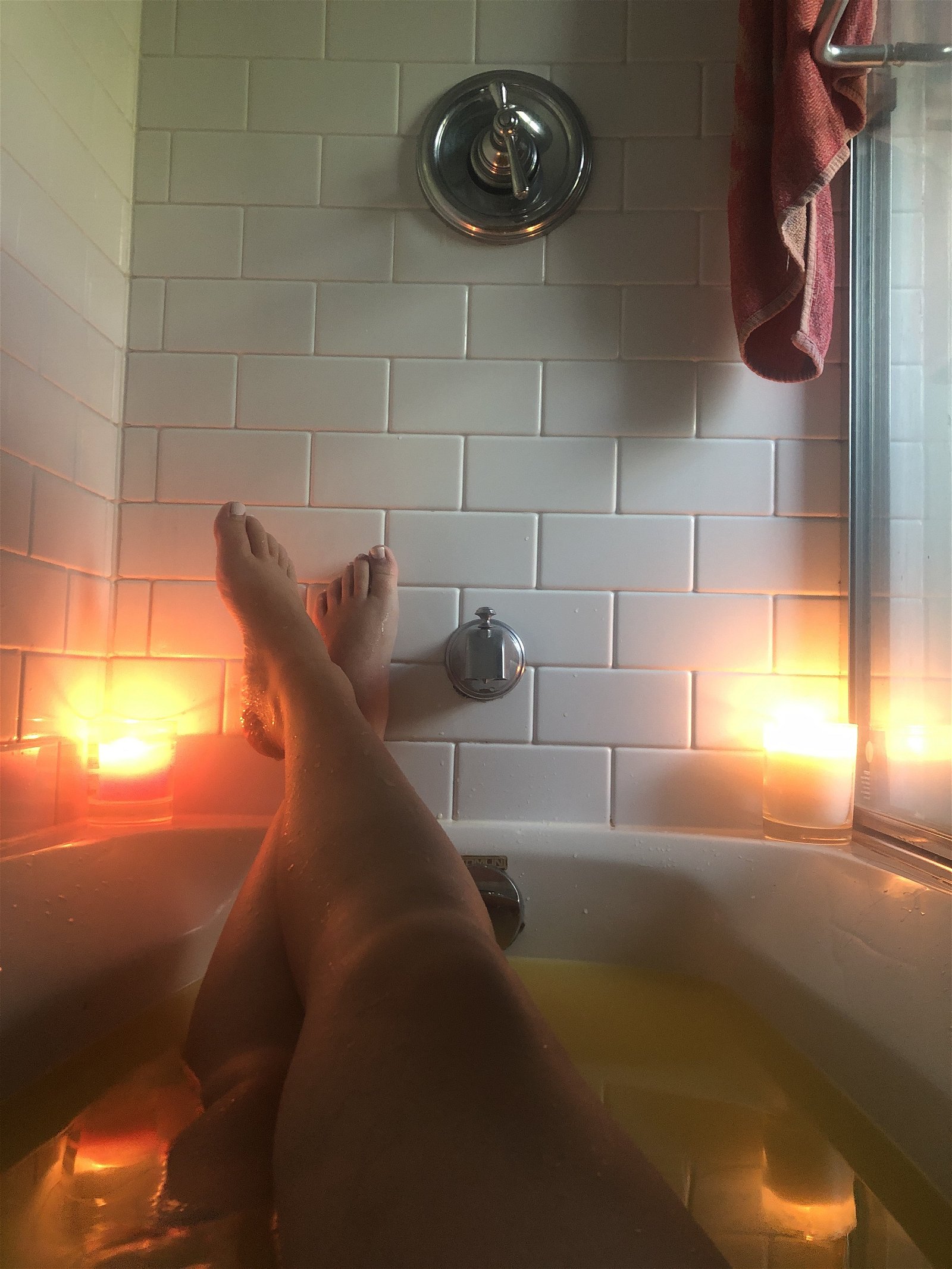Photo by Bigtitsgirl with the username @Bigtitsgirl,  October 4, 2019 at 9:29 PM. The post is about the topic Amateurs and the text says 'its been awhile since I had a nice long soak in the tub. Although this bathbomb is surprisingly yellow'