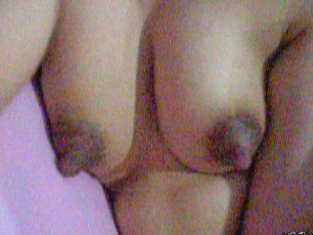Photo by Fufabig with the username @Fufabig,  April 27, 2024 at 9:11 PM. The post is about the topic Homemade and the text says '#Malaysian #Chinese #asian#wife #milf #nipple #tits'