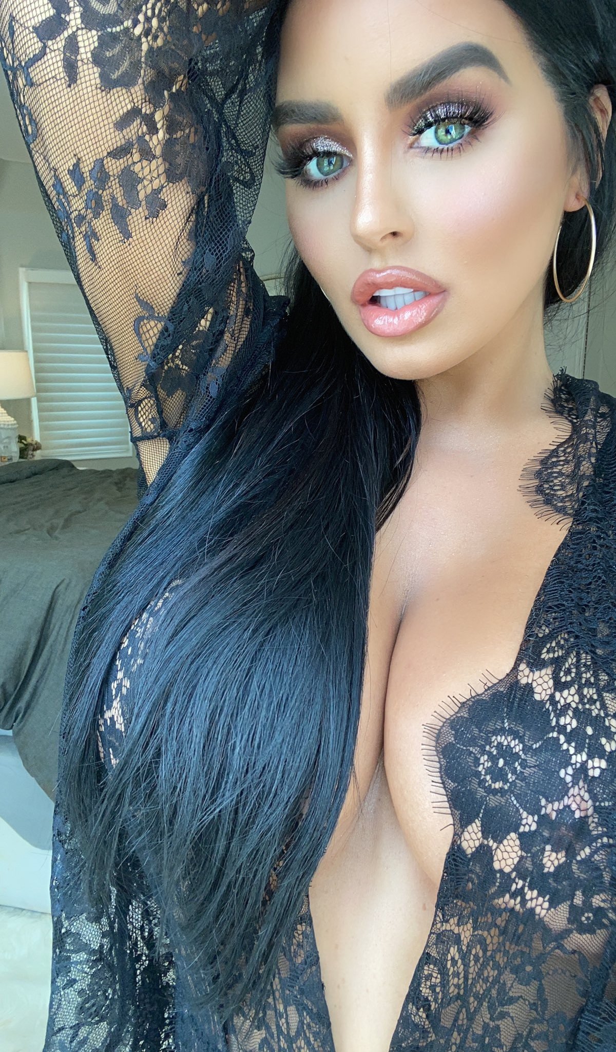 Photo by 2busty with the username @2busty, who is a brand user, posted on December 19, 2019. The post is about the topic 2busty and the text says 'Abigail Ratchford - The Queen of Instagram
Follow her @ Twitter: AbiRatchford'