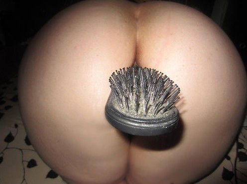 Photo by DreameyScout with the username @DreameyScout,  September 21, 2019 at 7:47 AM. The post is about the topic Have you ever inserted this? and the text says '#hairbrush and #roundedass'