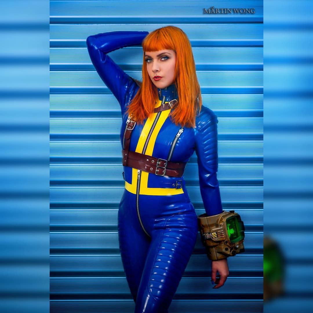 Photo by JoonasD6 with the username @JoonasD6,  June 29, 2016 at 3:00 AM and the text says 'psylockemodel:

Photo by @martinwongphoto 
Outfit by @lacinglilith 
#fallout #fallout4 #vault111 #vaultsuit #latexmodel #latex #latexcatsuit #cosplay #latexcosplay'