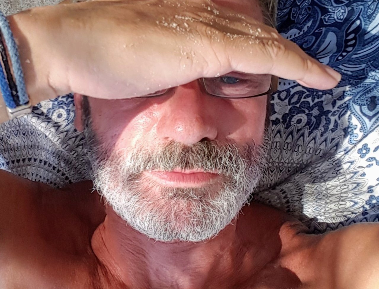 Photo by jones2305jones with the username @jones2305jones, who is a verified user,  March 15, 2020 at 11:56 PM and the text says 'Gay guy in London . Growing old disgracefully  and loving every dirty minute of it'