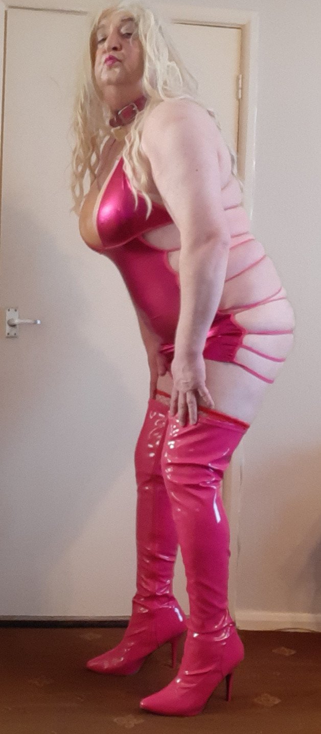 Photo by stephanie with the username @Chastitysub1, who is a verified user,  March 2, 2023 at 10:01 PM and the text says 'Being a complete sissy slut i deserve to be degraded and humiliated on line by any man who wants to do that - and what's more, i will love every single minute of it and will kiss their feet and thank you. i beg all men to degrade and humiliate me. Cc..'