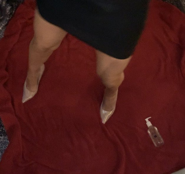 Photo by Kimthemilf with the username @Kimthemilf, who is a star user,  May 21, 2022 at 9:02 AM. The post is about the topic Hotwife and the text says 'Send me a DM for a preview of whats under my dress before i post them on here?'