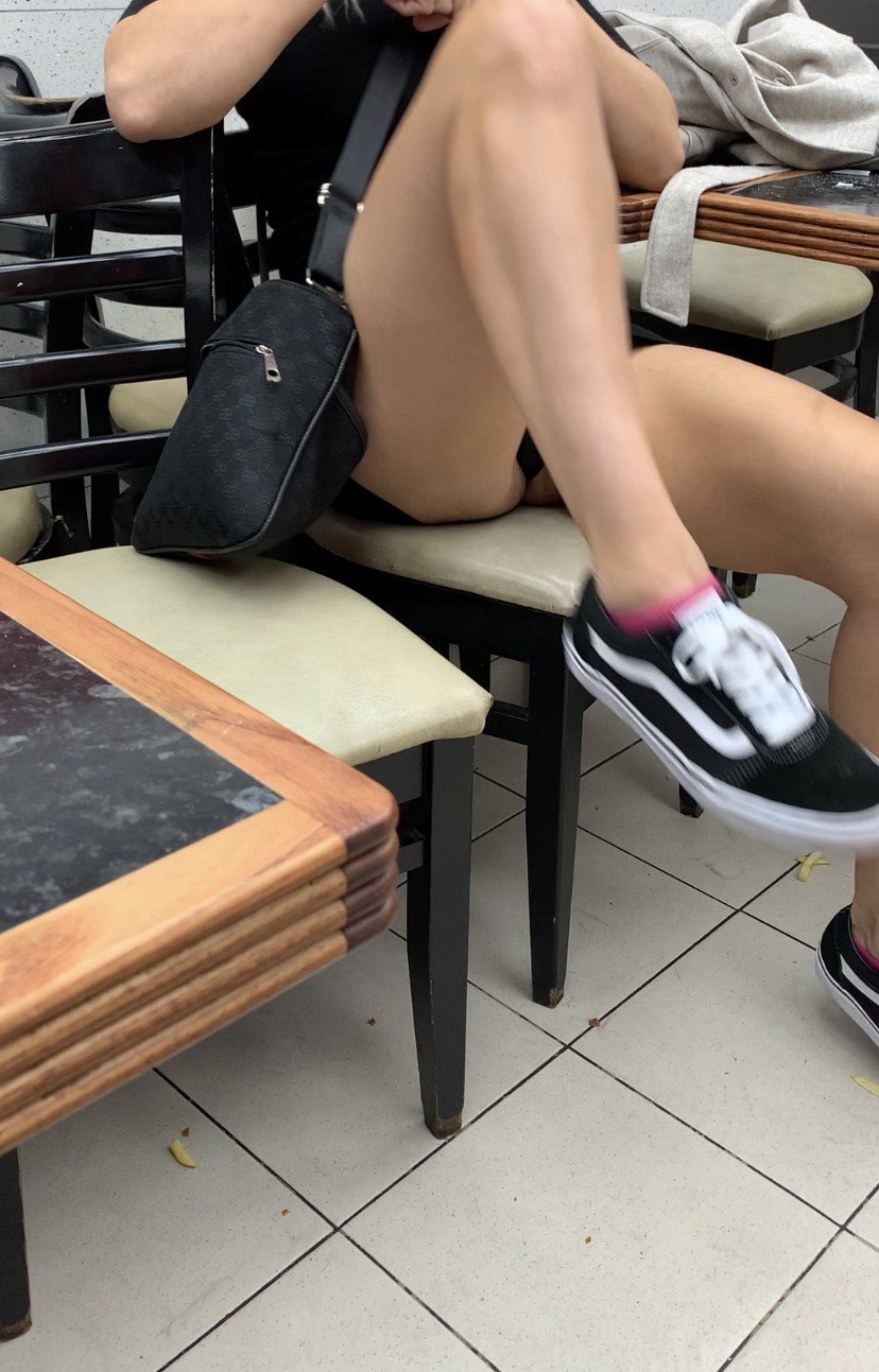 Album by Kimthemilf with the username @Kimthemilf, who is a star user,  November 25, 2023 at 6:57 PM and the text says 'Flashing the guys working in the chip shop for fun!!'