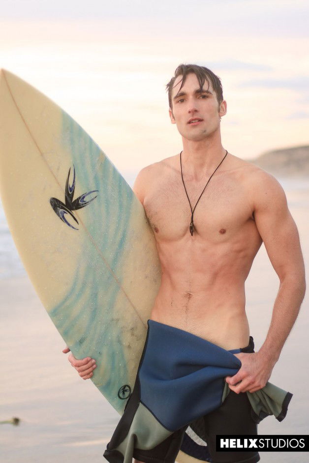 Photo by GayPorn with the username @GayPorn,  December 2, 2017 at 12:00 AM and the text says 'Surfer Solo'