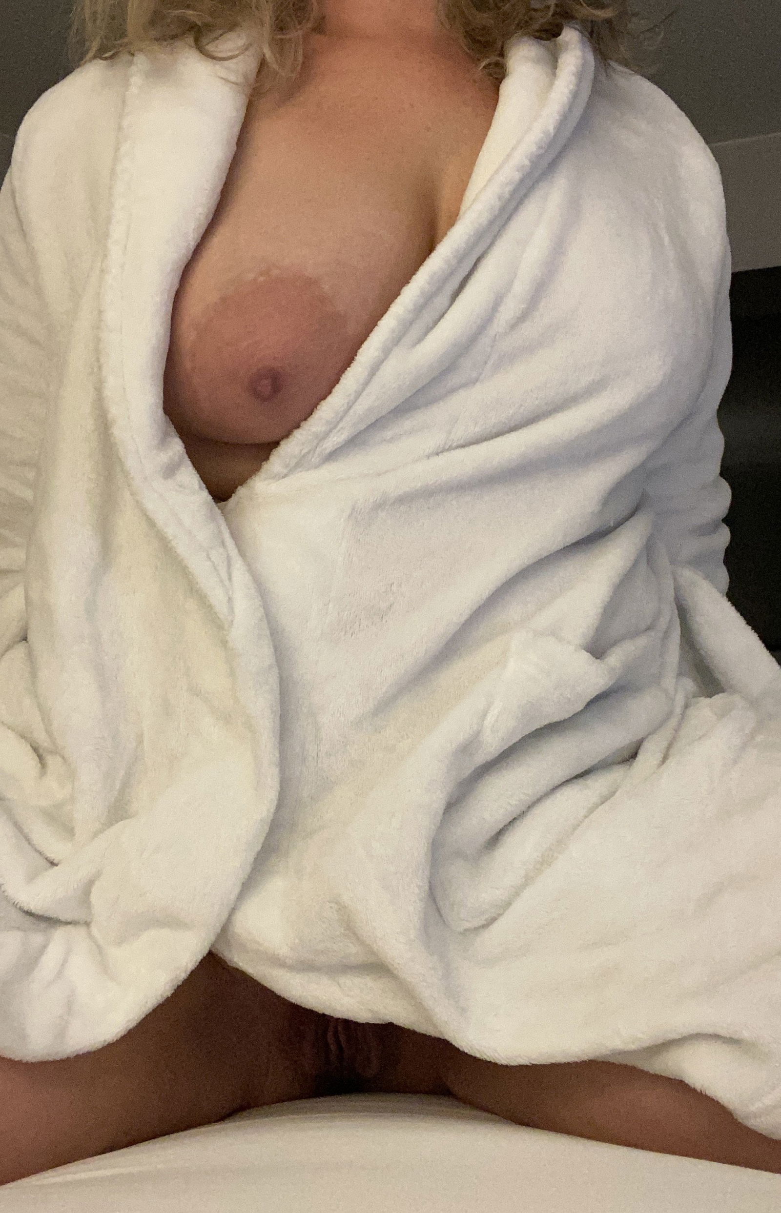 Photo by MsLillith with the username @MsLillith,  May 12, 2022 at 3:19 AM. The post is about the topic Big Soft Squishy Natural Titties and the text says 'Hotel pics!'