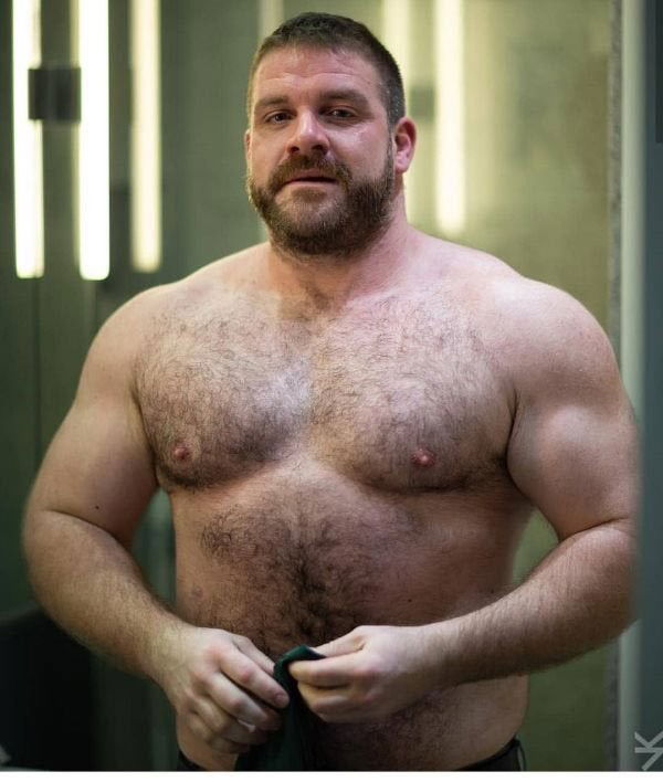 Photo by Onlinefun420 with the username @Onlinefun420,  November 21, 2019 at 6:49 PM. The post is about the topic Woof & Grrr and the text says 'beefy stud'