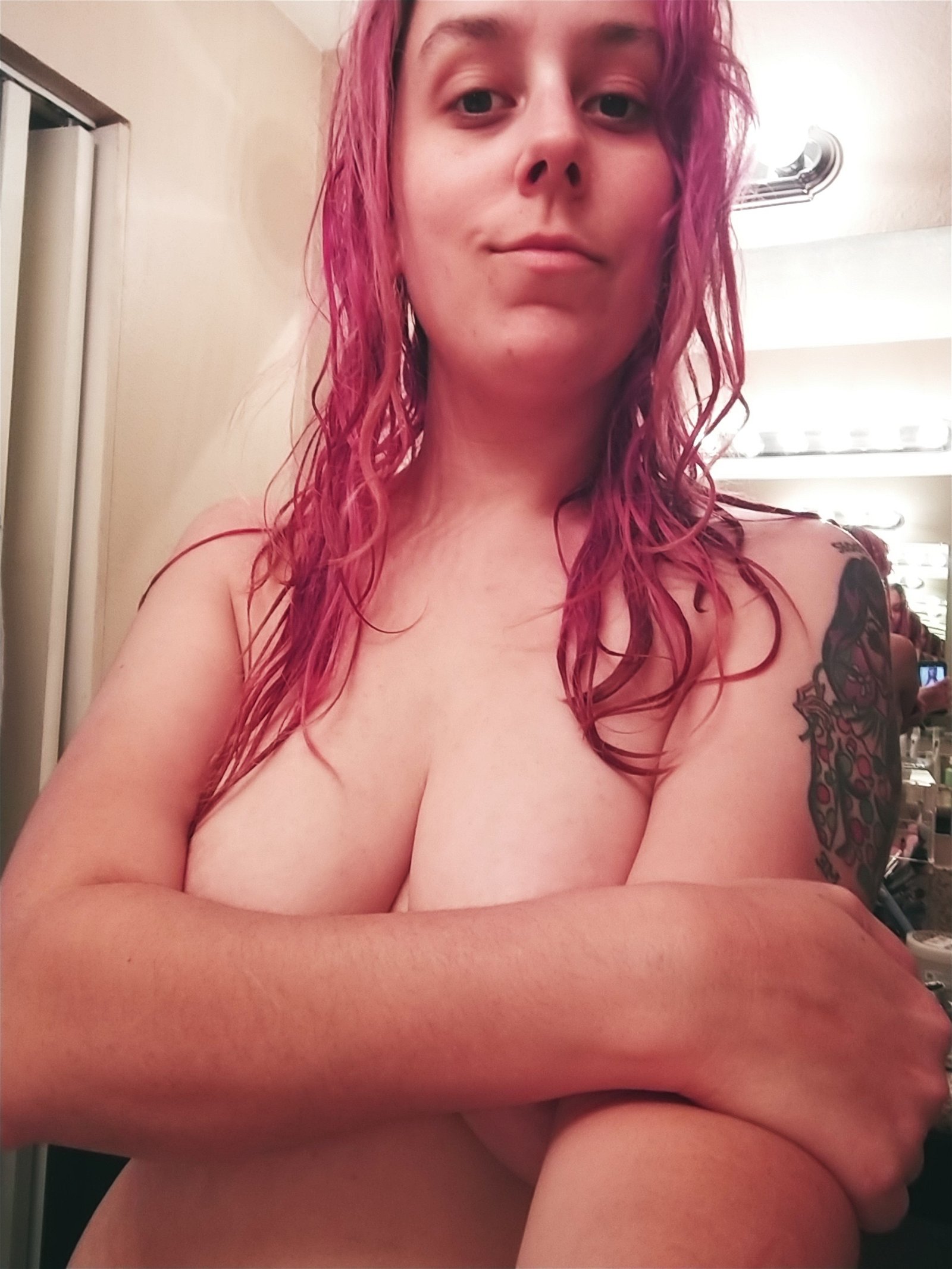 Photo by AkaraFang with the username @AkaraFang, who is a star user, posted on September 12, 2019. The post is about the topic Amateurs and the text says 'More uncensored content on my OF, only freebies here 

https://onlyfans.com/akarafang'