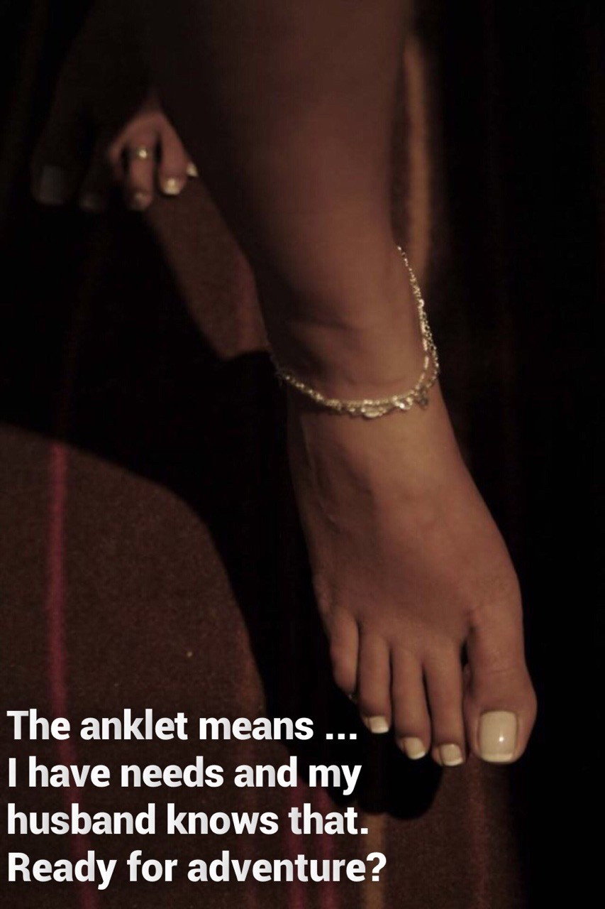 Photo by Candaule (Paris) with the username @candauleparis,  September 12, 2019 at 8:03 PM. The post is about the topic Candaulist Couples and the text says '#Candaule #Lifestyle : #anklet to signal her #needs'