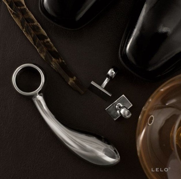 Photo by LuxuryToyX with the username @LuxuryToyX, who is a brand user,  January 15, 2022 at 2:52 AM. The post is about the topic Metal Sex Toys and the text says 'Wait till you see my cuff links..'