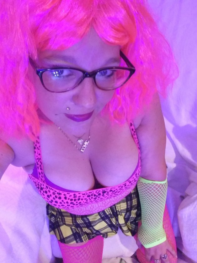 Photo by Kepi Carter with the username @Kepicarter, who is a star user,  September 18, 2021 at 12:55 AM. The post is about the topic MILF and the text says 'I will be #live tonight 12AM (Midnight) EDT. i am also available for #Skype shows. Visit my links site at https://beacons.page/kepicarter for all the info.   Where would you prefer to see me? #MyFreeCams #Chaturbate #Camsoda #Bongacams #ManyVids #Onlyfans..'