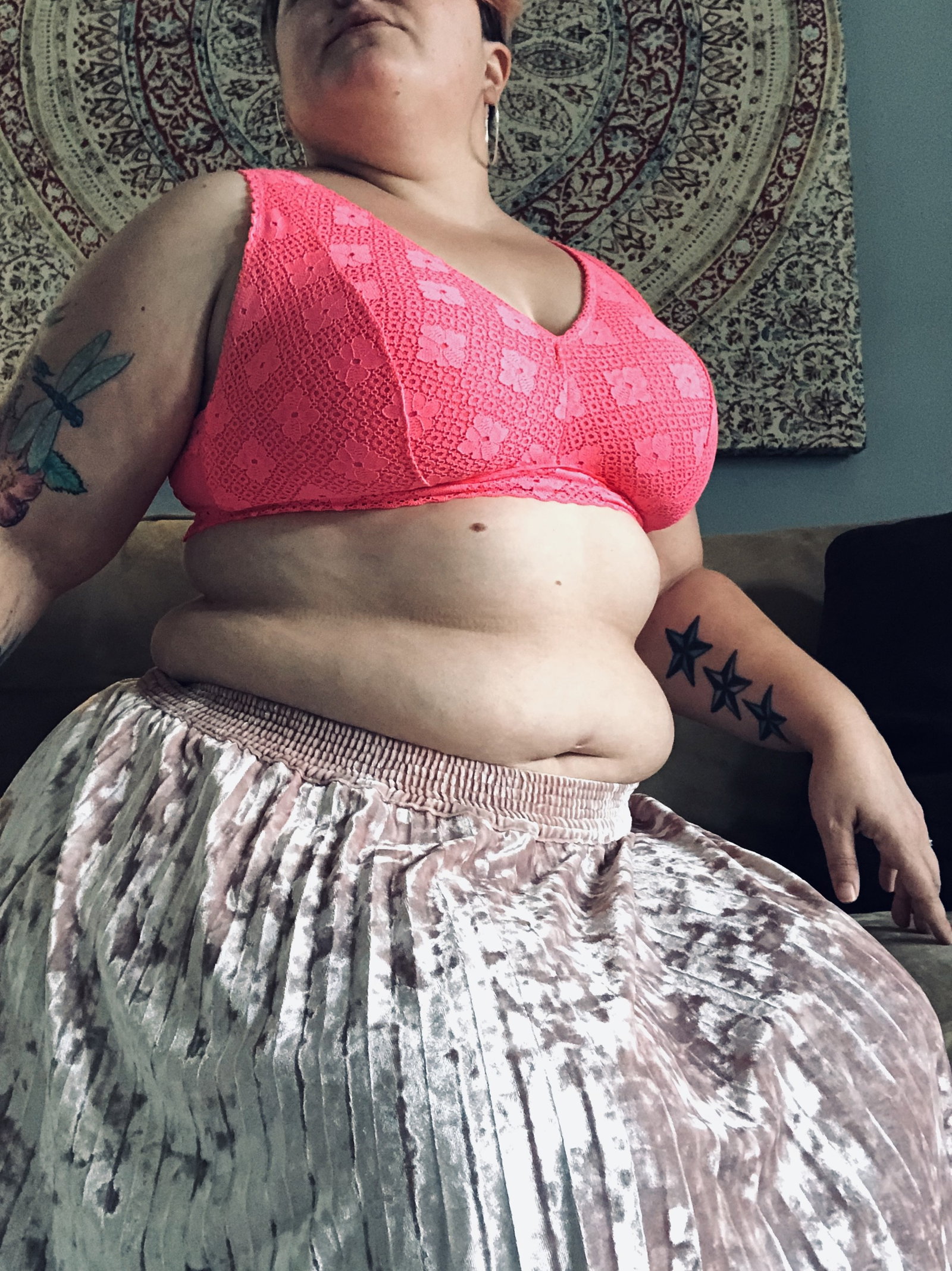 Watch the Photo by alizabethedw with the username @alizabethedw, who is a star user, posted on October 18, 2019. The post is about the topic Belly Worship. and the text says 'This tummy needs some attention. A massage with coconut oil, perhaps? 💋'