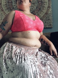 Photo by alizabethedw with the username @alizabethedw, who is a star user,  October 18, 2019 at 12:10 PM. The post is about the topic Belly Worship and the text says 'This tummy needs some attention. A massage with coconut oil, perhaps? 💋'