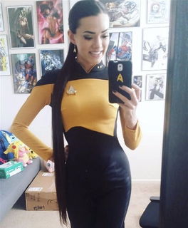 Photo by secretsoforange with the username @secretsoforange,  September 23, 2017 at 3:58 PM and the text says '#woman  #cosplay  #costume  #star  #trek'