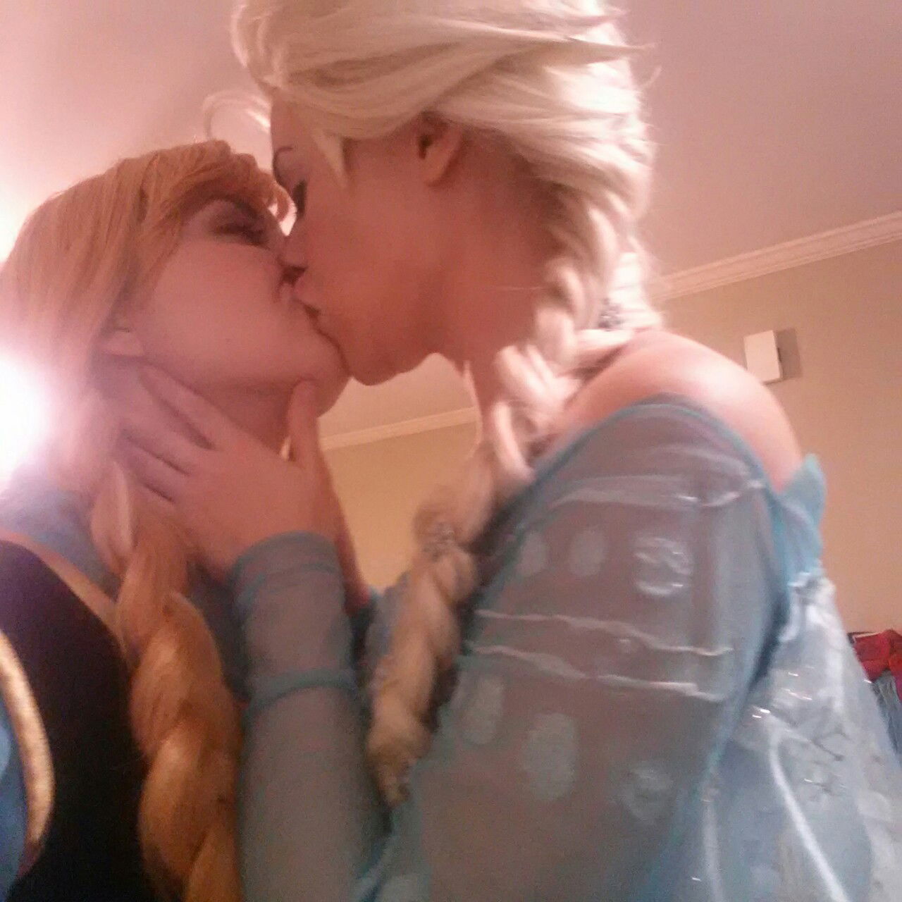 Photo by secretsoforange with the username @secretsoforange,  September 13, 2017 at 11:30 PM and the text says 'rocket2saturn:
So me and my girlfriend kwermafox dressed up as Elsa and Anna and decided to totally make out. Because we ship Elsanna like fedex and could not resist the urge. Plus It has been a while since I have contributed to the tag so…Me..'