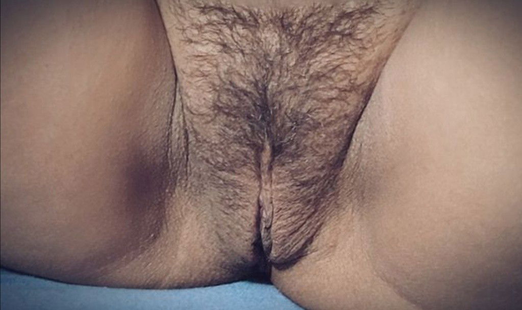 Photo by HOTWIFE with the username @Paulownia, who is a verified user,  September 25, 2019 at 9:03 PM and the text says 'my hairy pussy'