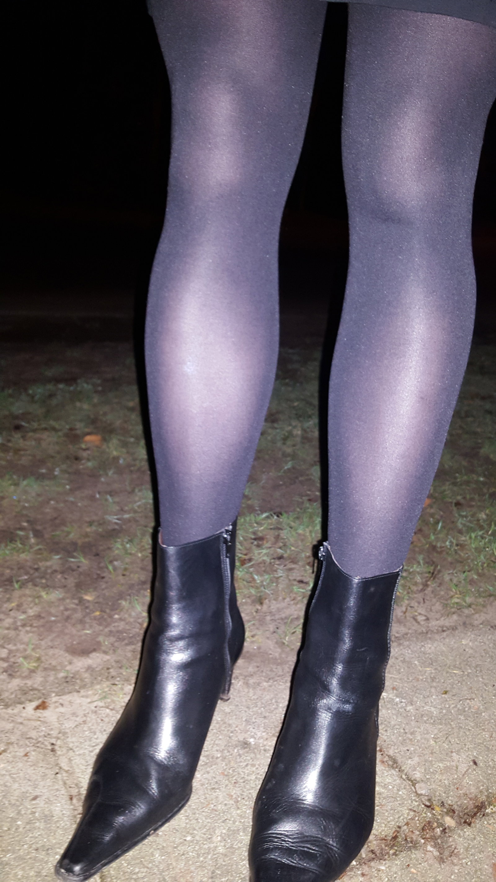 Photo by NonkelPastoor with the username @NonkelPastoor,  February 13, 2016 at 11:41 AM and the text says '#pantyhose  #black  #ankle  #boots  #outside  #goingout  #tights  #public  #86698'