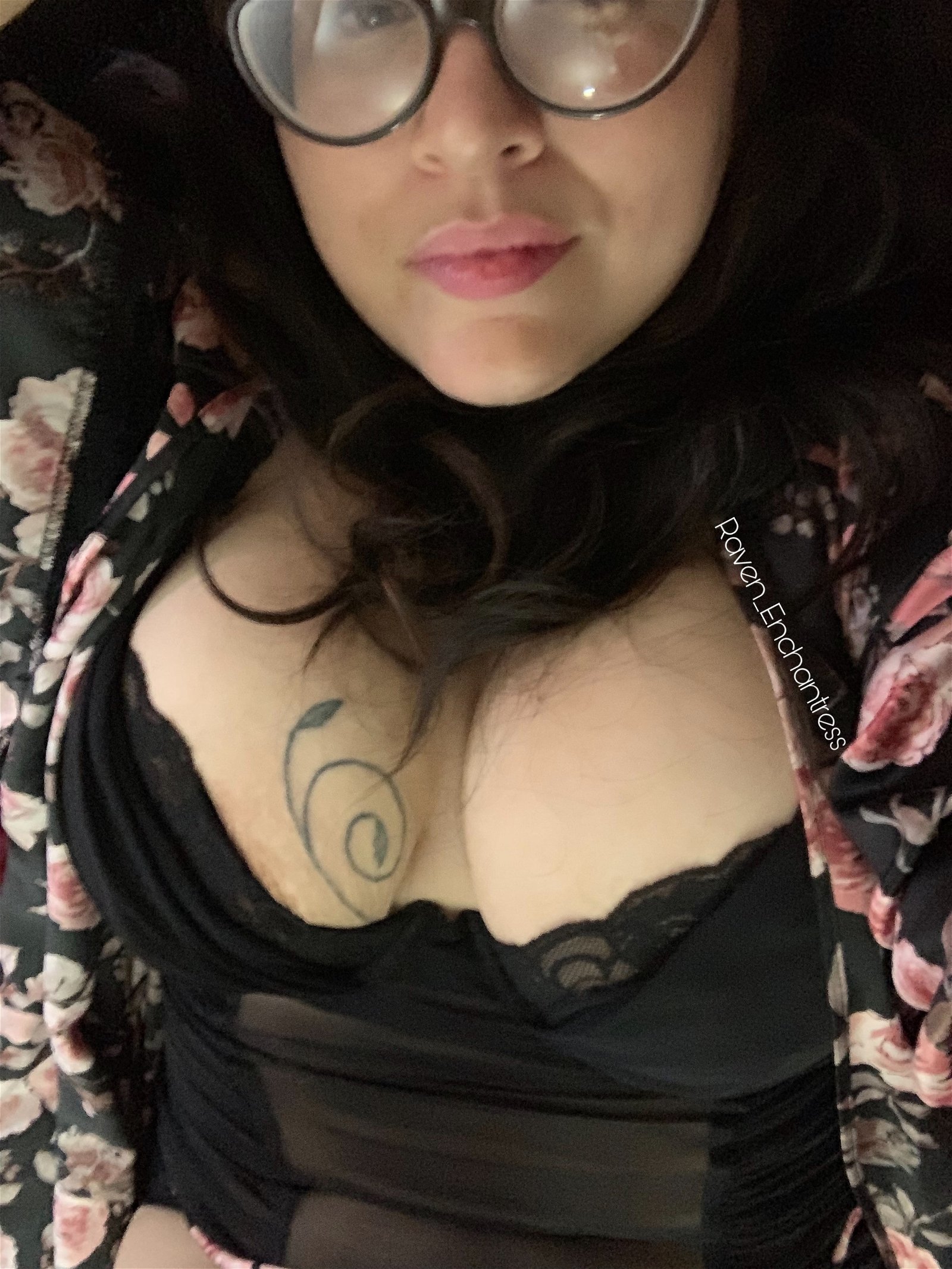 Photo by Raven_Enchantress with the username @curvyraven, who is a star user,  March 12, 2020 at 12:44 PM and the text says 'I wonder if your girlfriend would be jealous if she knew you jerk your cock to me?

#girlfriend #busty #sexyselfie #selfie #manyvids #streamatemodel #model #webcamgirl 

https://raven_enchantress.manyvids.com/'