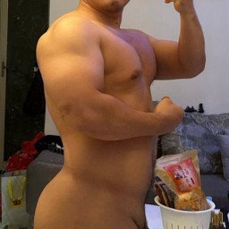 Photo by momo5 with the username @momo5,  October 6, 2023 at 6:15 AM. The post is about the topic Asian Guy and the text says '#gay #asian #muscle'