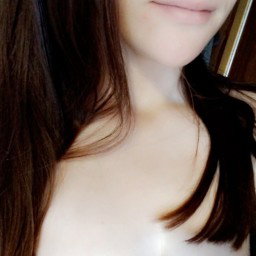 Photo by Milflovers22 with the username @Milflovers22, who is a verified user,  November 24, 2019 at 3:52 AM and the text says 'I will be selling personal content! Please message me for more information'