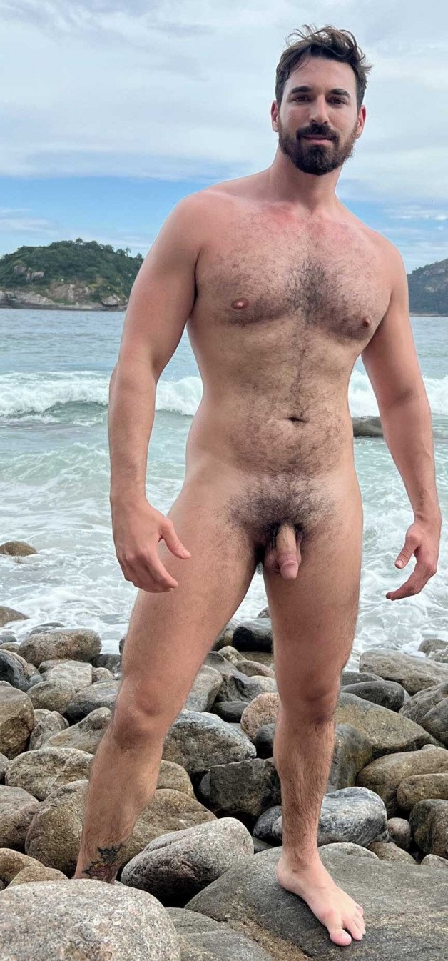 Photo by Dickpower with the username @Dickpower,  October 1, 2023 at 2:47 PM. The post is about the topic Gay and the text says 'Served on the rocks'