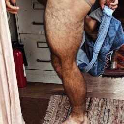 Photo by Dickpower with the username @Dickpower,  November 3, 2021 at 3:06 PM. The post is about the topic Gay hairy legs