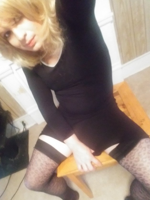 Photo by Va4lovers with the username @Va4lovers, who is a verified user,  December 1, 2021 at 6:02 PM and the text says 'I have something in my dress for you... Ugh I would love for someone to bend me over my coffee table. I am leaking cum at the thought of someone creaming me from behind..'