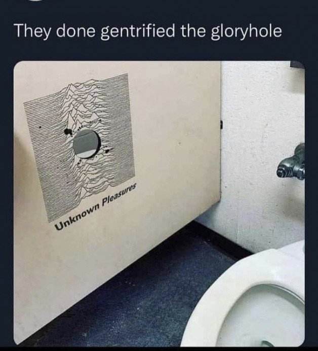 Photo by Closethotcouple with the username @wannacuck,  January 27, 2022 at 4:15 PM. The post is about the topic GloryHoles, Bookstores, Theaters