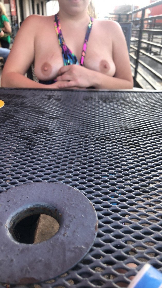 Photo by Shifty1588 with the username @Shifty1588,  April 15, 2021 at 1:07 PM. The post is about the topic amateur wives and gfs only and the text says 'cold drinks and a hot view!! lets get some likes shares and comments to keep my sexy girl turned on😉'