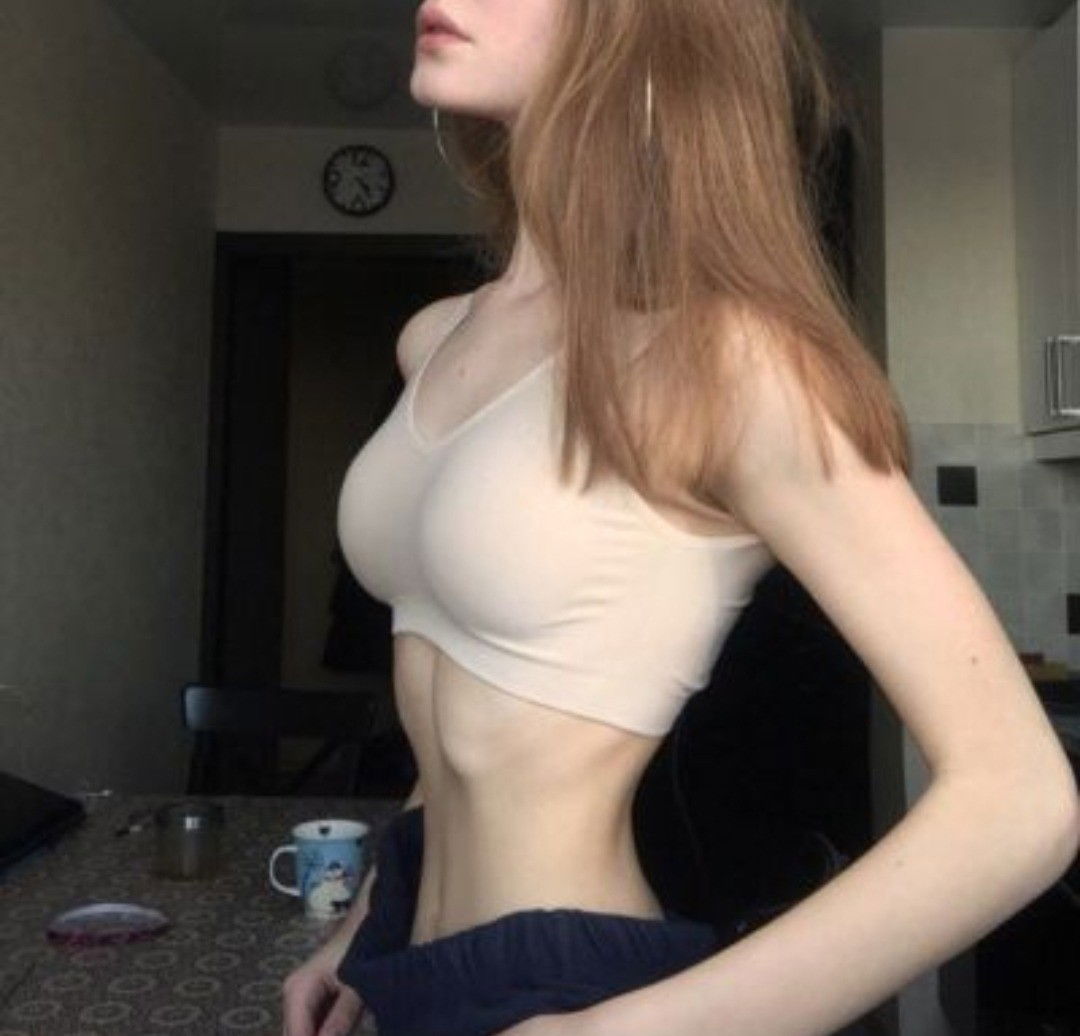Photo by homer93 with the username @homer93,  November 21, 2019 at 6:49 AM. The post is about the topic Skinny Teens and the text says 'love to see her ribs'