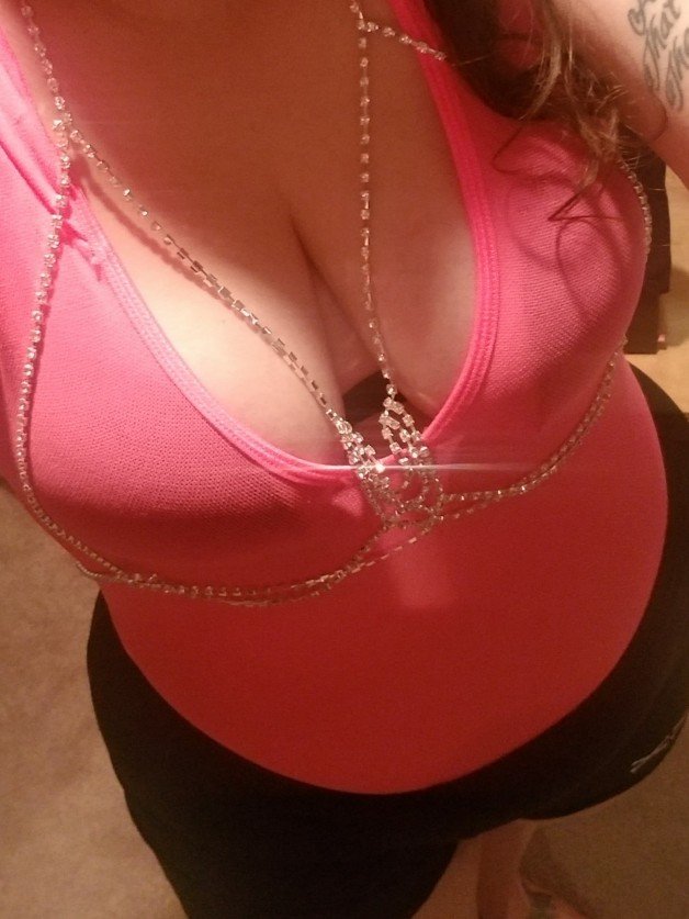 Photo by Cutencurvy with the username @Cutencurvy, who is a verified user,  December 5, 2019 at 12:12 AM. The post is about the topic Anonymous Amateurs and the text says '#Sparkle #tits!
#pink #harness #bodychain #cleavage'