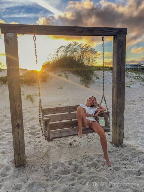 Photo by SexyVentures with the username @SexyVentures,  April 23, 2020 at 1:56 PM. The post is about the topic Hot Mature and the text says 'Golden living with a Beach Tease!'