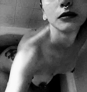 Photo by Femmefatale with the username @Femmefatale,  December 12, 2019 at 6:45 PM. The post is about the topic Beauty of the Female Form and the text says '#blackandwhite #bathtime #selfie'