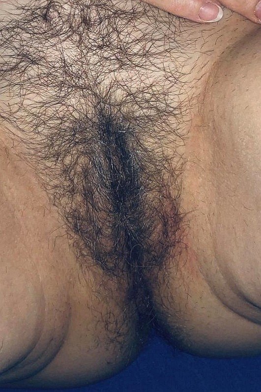 Shared Photo by Lickfuckshot with the username @K1970,  April 27, 2024 at 3:20 PM. The post is about the topic Chatte naturelle and the text says '#HairyPussy'