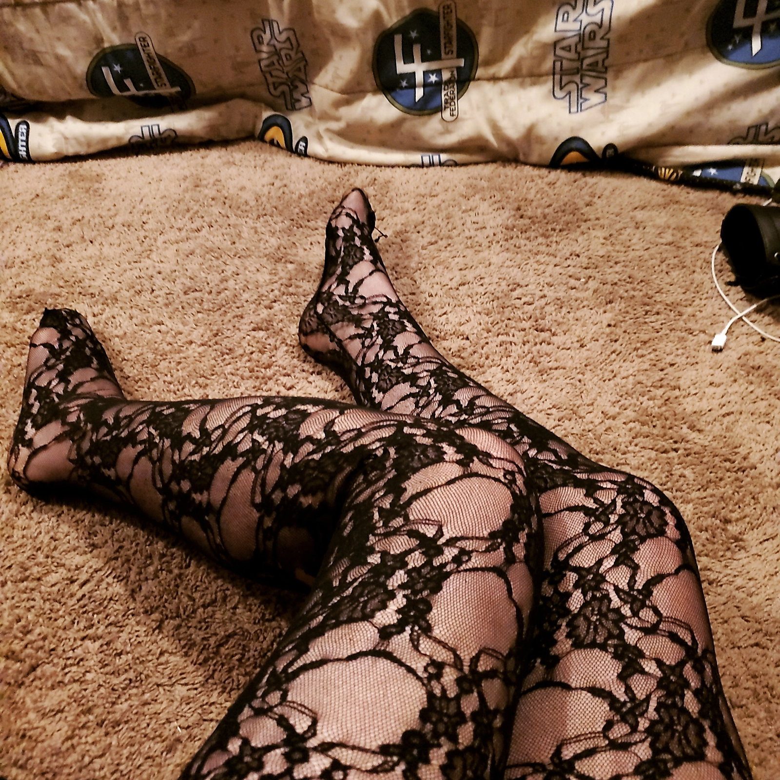 Photo by sexyali71848186 with the username @sexyali71848186, who is a star user,  February 7, 2020 at 5:58 PM. The post is about the topic Amateurs and the text says 'love leggings!!!!'